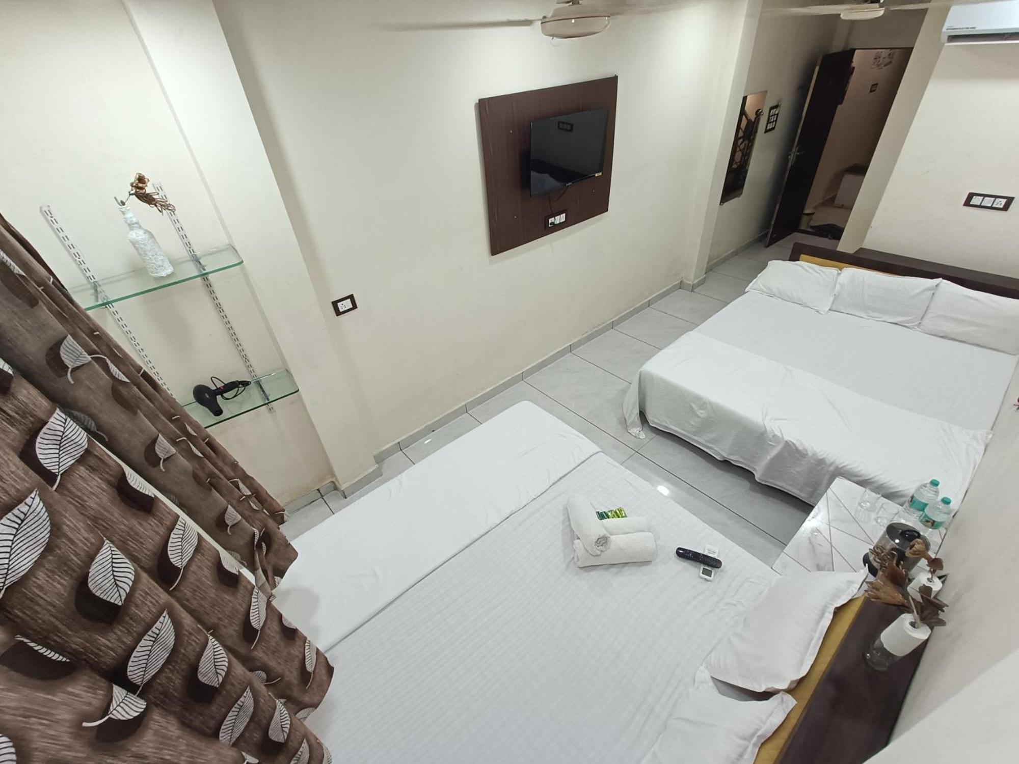 Ginger Hotels Ujjain Tower Kshipra Inn-Family Stay Airconditioned Hotel Exterior photo